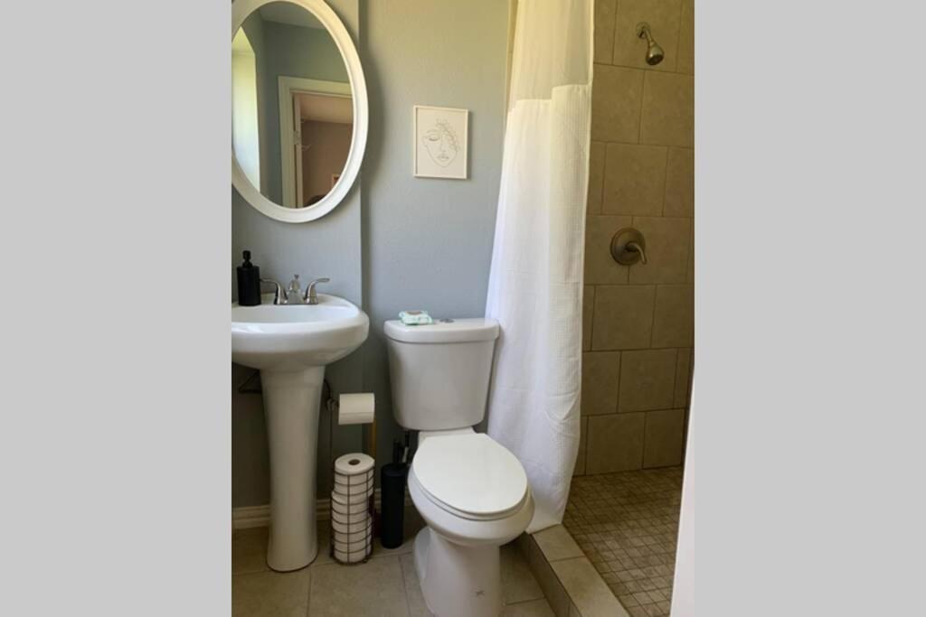**Min Frm Dwntwn Fort Worth*Modern*Cozy*Townhome** Dış mekan fotoğraf